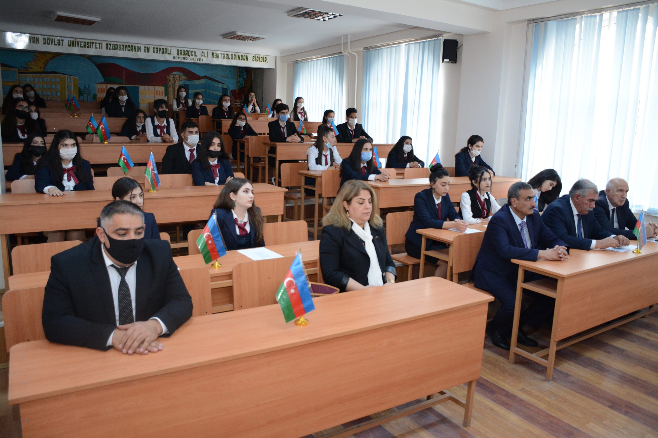 Naxçıvan Dövlət Universitetində “Bayraq mənliyimdir, bayraq kimliyim!” mövzusunda tədbir keçirilib Naxçıvan Dövlət Universitetində “Bayraq mənliyimdir, bayraq kimliyim!” mövzusunda tədbir keçirilib