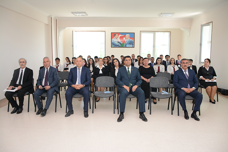 Naxçıvan Dövlət Universiteti “Xalq Çalğı Alətləri” kafedrasının hesabat konserti tamaşaçılara xoş ovqat bəxş edib Naxçıvan Dövlət Universiteti “Xalq Çalğı Alətləri” kafedrasının hesabat konserti tamaşaçılara xoş ovqat bəxş edib