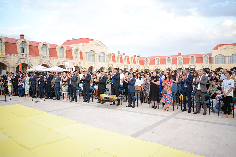 Naxçıvan Dövlət Universitetinin 56 illik tarixinə unudulmaz imzasını atan ən möhtəşəm Məzun günü keçirilib Naxçıvan Dövlət Universitetinin 56 illik tarixinə unudulmaz imzasını atan ən möhtəşəm Məzun günü keçirilib