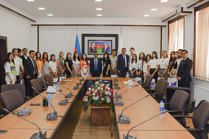 Naxçıvan Dövlət Universitetində 600 baldan yuxarı nəticə göstərən abituriyentlərlə görüş keçirilib Naxçıvan Dövlət Universitetində 600 baldan yuxarı nəticə göstərən abituriyentlərlə görüş keçirilib